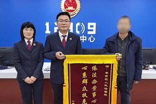 拉塞尔：如果队友不能为我创造投篮机会那就自己来 要保持侵略性